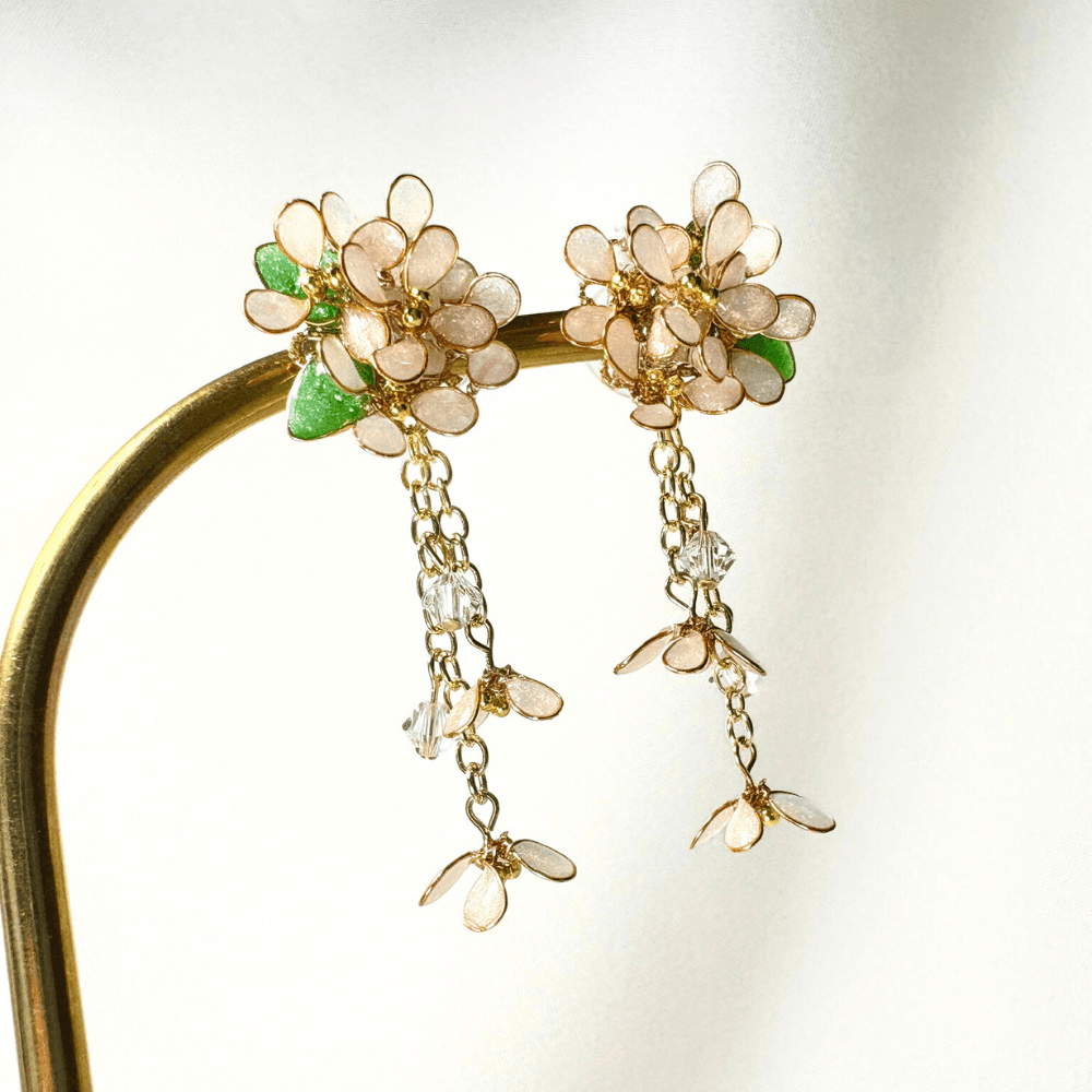 【銀木犀/ギンモクセイ】2wayイヤリング 秋の新作 揺れる白い花 金属アレルギー対応 ニッケルフリー 受注生産 | 9枚目